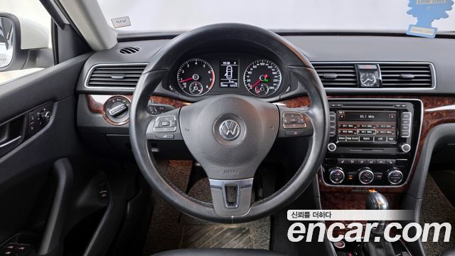 Volkswagen Passat 2.5 B7 2013 — фото 13