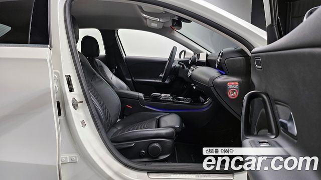 Mercedes-Benz A-Class (W177) A220 Sedan 2020 — фото 15