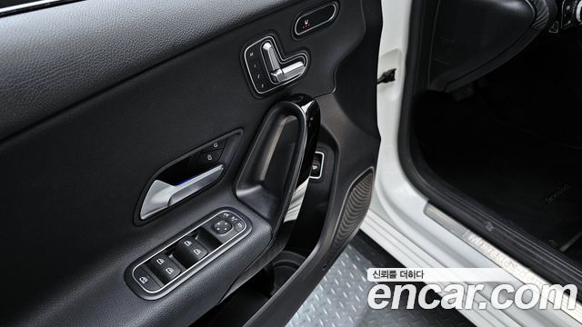 Mercedes-Benz A-Class (W177) A220 Sedan 2020 — фото 22