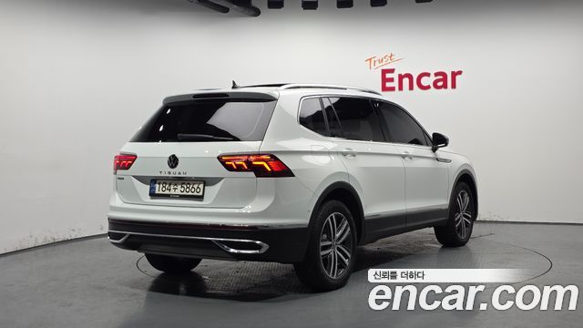 Volkswagen Tiguan Allspace 2.0 TSI Prestige 2023 — фото 2