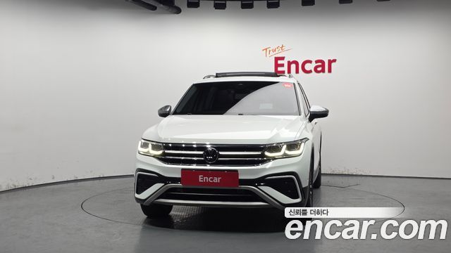 Volkswagen Tiguan Allspace 2.0 TSI Prestige 2023 — фото 3