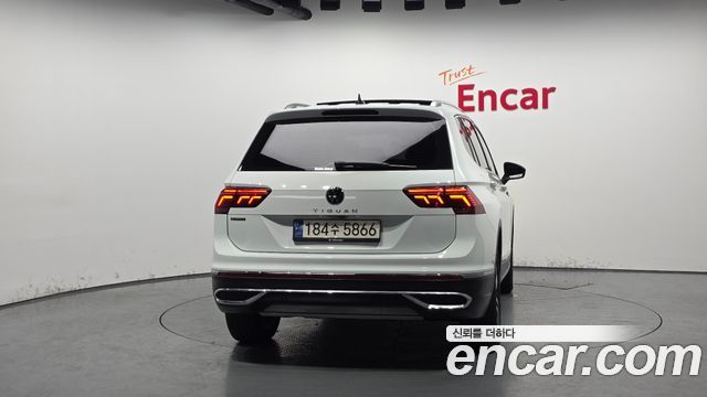 Volkswagen Tiguan Allspace 2.0 TSI Prestige 2023 — фото 4