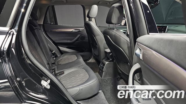 BMW X1 (F48) xDrive 20i xLine 2021 — фото 15