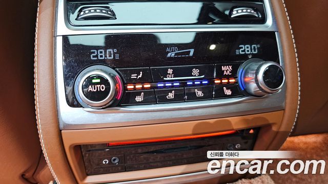 BMW 7 Series (G11) 750Li xDrive Vision 100 Edition 2016 — фото 18