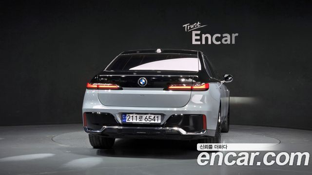 BMW 7 Series (G70) 740d xDrive M Sport 2025 — фото 4