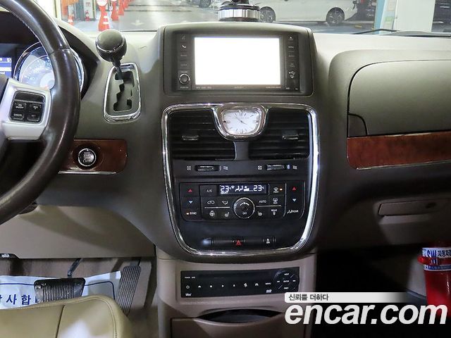 Chrysler Grand Voyager 3.6 LIMITED 2011 — фото 9