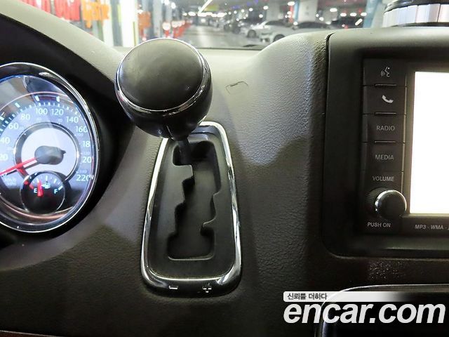 Chrysler Grand Voyager 3.6 LIMITED 2011 — фото 17