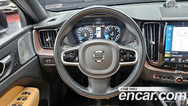 Volvo XC60 (II) B5 Inscription 2021 — фото 17