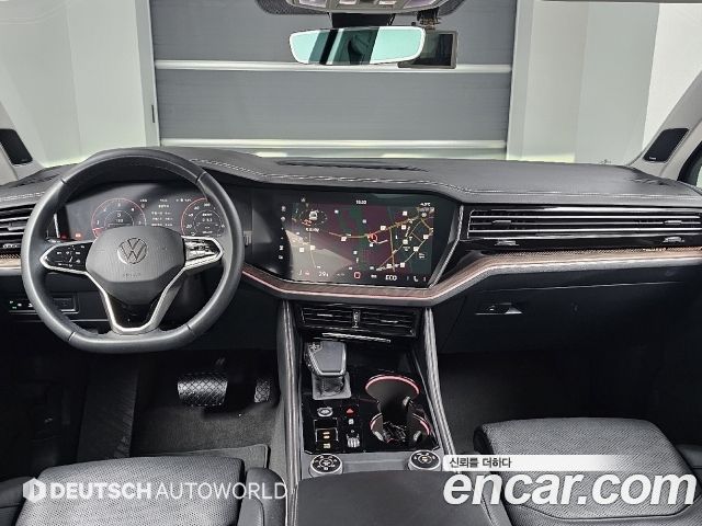 Volkswagen Touareg (III) 3.0 TDI Prestige 2024 — фото 7