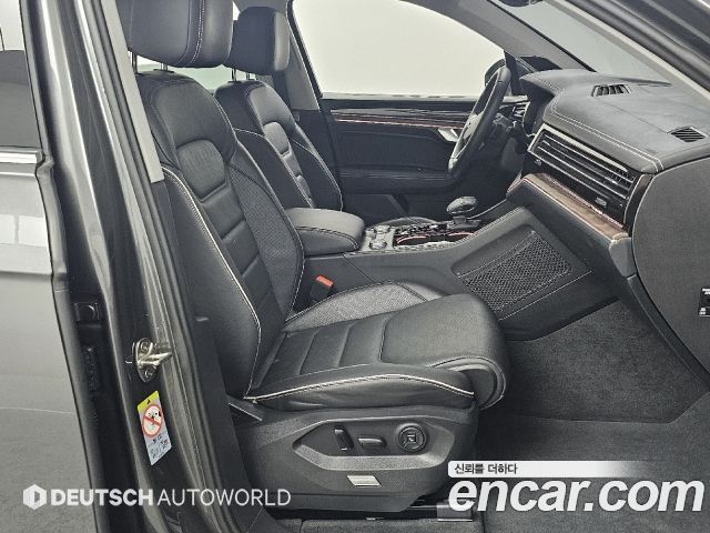 Volkswagen Touareg (III) 3.0 TDI Prestige 2024 — фото 10