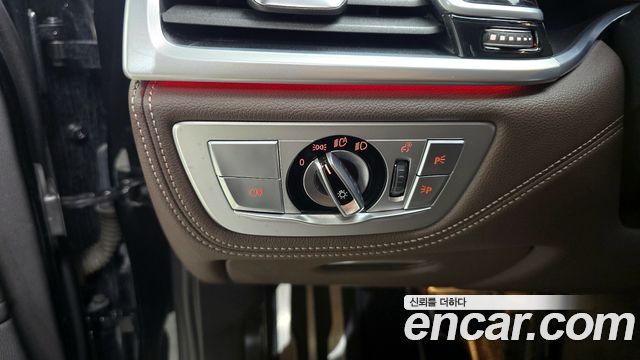 BMW 7 Series (G11) 730d xDrive M Sport 2021 — фото 13