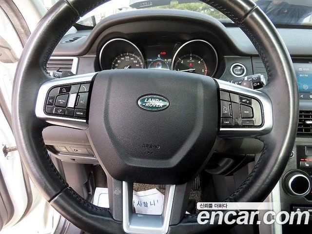 Land Rover Discovery Sport 2.0 TD4 SE 2017 — фото 8