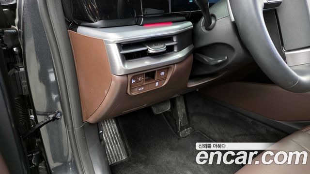 Hyundai Grandeur (GN7) 2,5 Gasoline 2WD Premium 2024 — фото 17