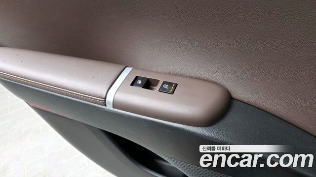 Hyundai Grandeur (GN7) 2,5 Gasoline 2WD Premium 2024 — фото 19