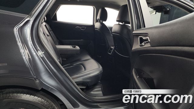 Kia Sportage (V) Diesel 2.0 2WD Prestige 2022 — фото 12