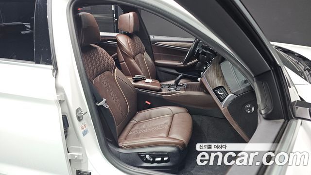 BMW 5 Series (G30) 530i M Sport Package 2021 — фото 10
