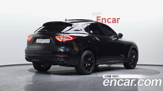 Maserati Levante 3.0 Diesel AWD GranLusso 2019 — фото 2