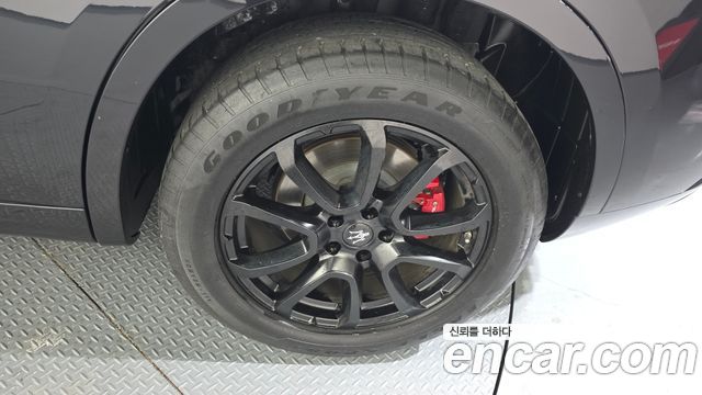 Maserati Levante 3.0 Diesel AWD GranLusso 2019 — фото 5