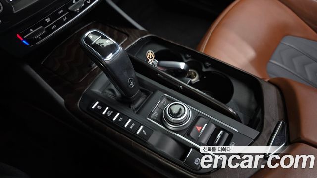 Maserati Levante 3.0 Diesel AWD GranLusso 2019 — фото 9