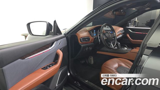 Maserati Levante 3.0 Diesel AWD GranLusso 2019 — фото 10
