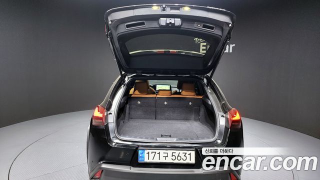 Lexus UX250h 2.0 2WD 2024 — фото 20