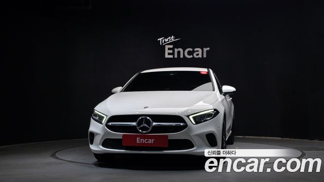 Mercedes-Benz A-Class (W177) A220 Sedan 2022 — фото 3