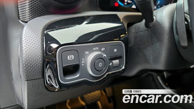 Mercedes-Benz A-Class (W177) A220 Sedan 2022 — фото 17