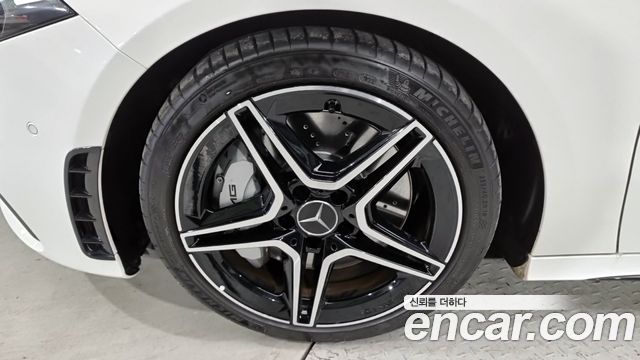 Mercedes-Benz A-Class (W177) AMG A35 4MATIC Sedan 2023 — фото 5