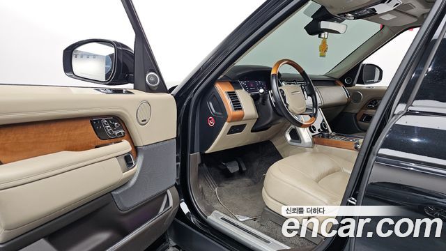Land Rover Range Rover (IV) 4.4 SDV8 AB LWB DIESEL 2018 — фото 10