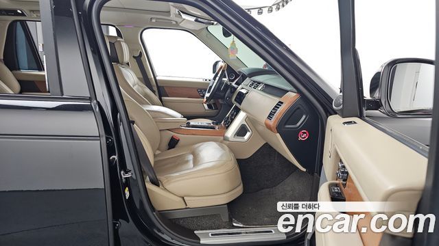 Land Rover Range Rover (IV) 4.4 SDV8 AB LWB DIESEL 2018 — фото 11