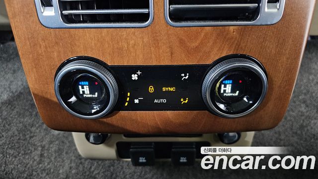 Land Rover Range Rover (IV) 4.4 SDV8 AB LWB DIESEL 2018 — фото 18