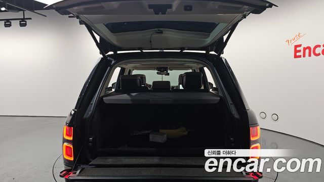 Land Rover Range Rover (IV) 4.4 SDV8 AB LWB DIESEL 2018 — фото 20