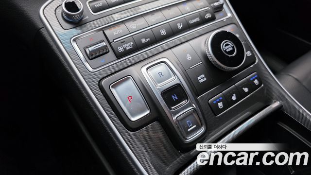 Hyundai Santa Fe HEV 1.6 2WD Exclusive 2023 — фото 9