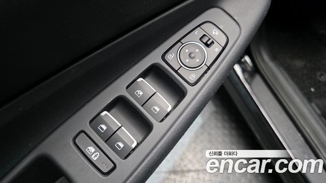 Hyundai Santa Fe HEV 1.6 2WD Exclusive 2023 — фото 18