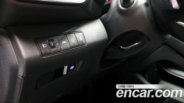 Hyundai Santa Fe HEV 1.6 2WD Exclusive 2023 — фото 19