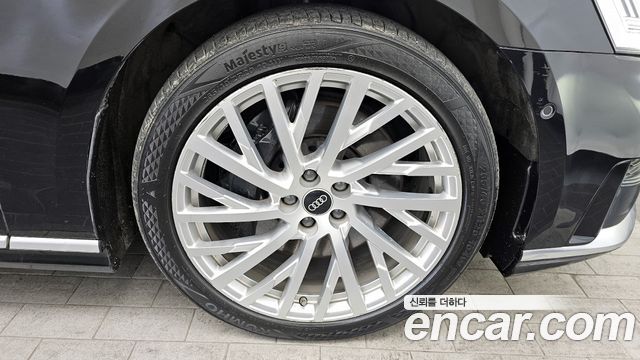 Audi A8 (D5) 55 TFSI Quattro LWB 2021 — фото 5