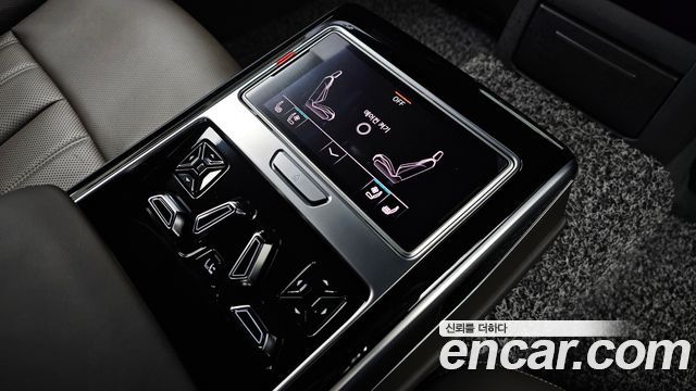 Audi A8 (D5) 55 TFSI Quattro LWB 2021 — фото 18
