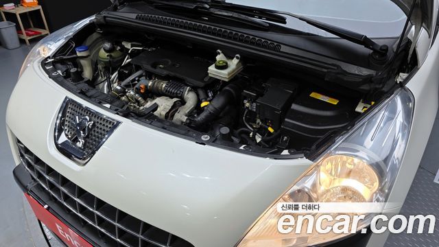 Peugeot 3008 1.6 e-HDi First Generation 2014 — фото 6