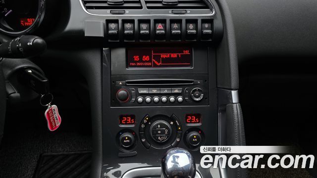 Peugeot 3008 1.6 e-HDi First Generation 2014 — фото 16