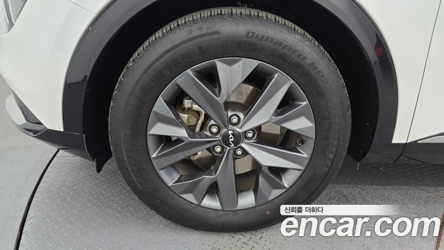 Kia Sportage (V) Diesel 2.0 2WD Signature 2023 — фото 5
