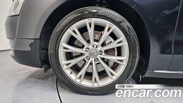 Audi A8 3.0 TFSI Quattro LWB D4 2011 — фото 5