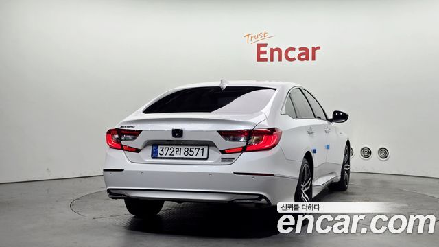 Honda Accord (X) 2.0 Hybrid Touring 2022 — фото 4