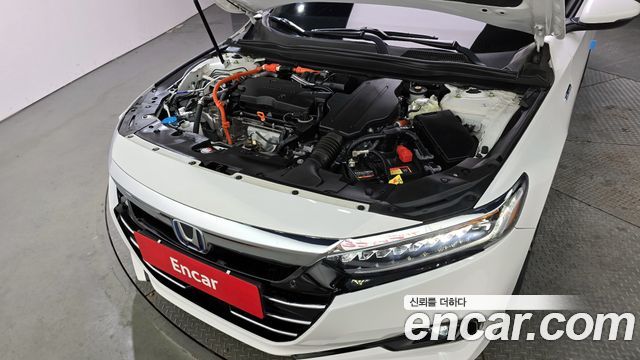 Honda Accord (X) 2.0 Hybrid Touring 2022 — фото 6
