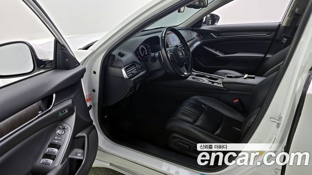 Honda Accord (X) 2.0 Hybrid Touring 2022 — фото 10