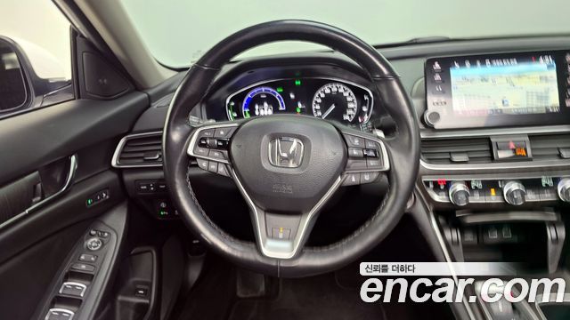 Honda Accord (X) 2.0 Hybrid Touring 2022 — фото 14