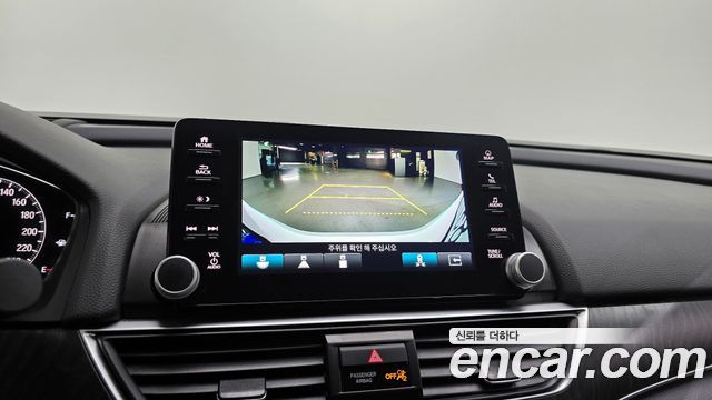 Honda Accord (X) 2.0 Hybrid Touring 2022 — фото 16