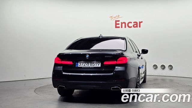 BMW 5 Series (G30) 520i M Sport 2022 — фото 4