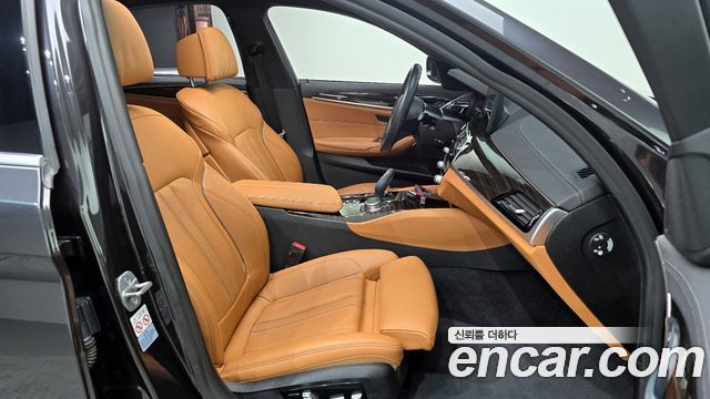 BMW 5 Series (G30) 520i M Sport 2022 — фото 12