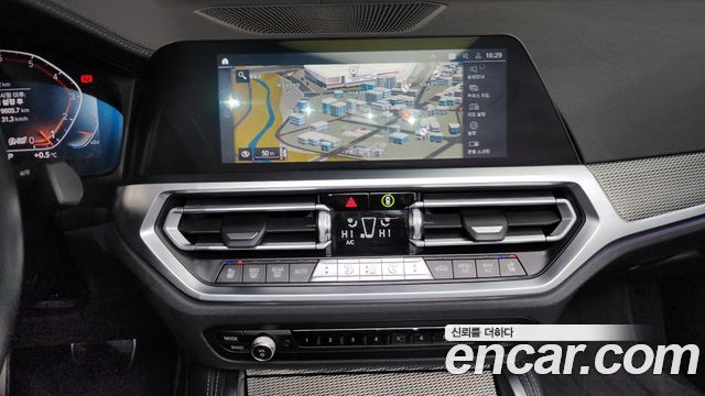 BMW 4 Series (G22) 420i M Sport Convertible 2021 — фото 15