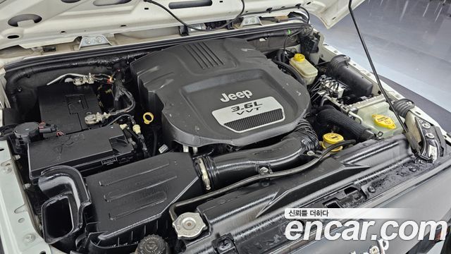 Jeep Wrangler (JK) 3.6 Sport 2Door 2013 — фото 6